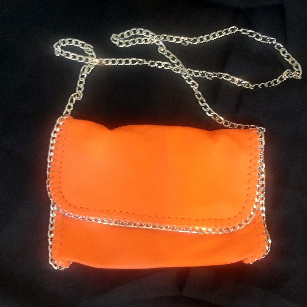 Vegan leather, orange purse SUPER CUTE!!!